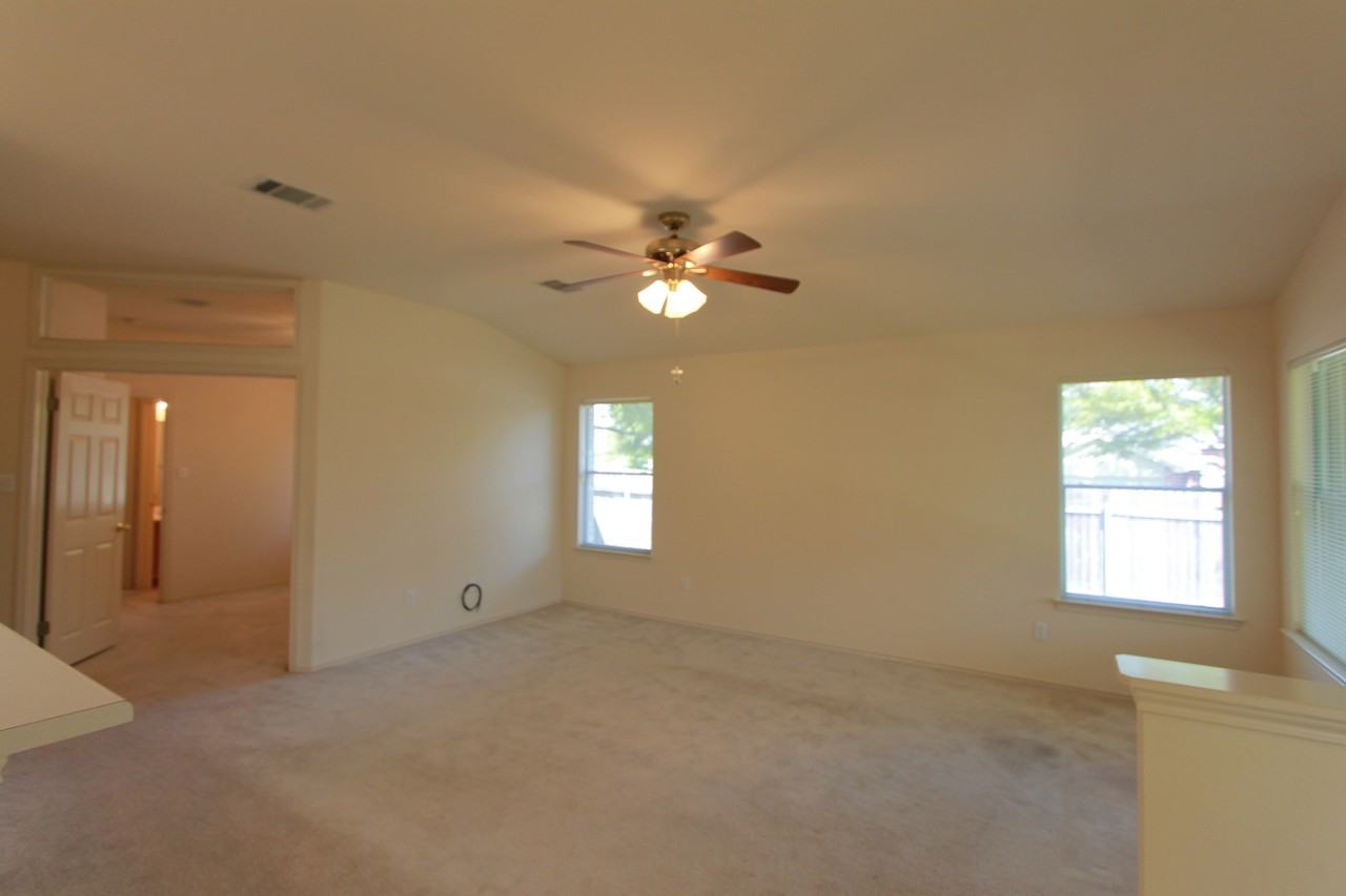 1000 Reynaldo St - Photo 7 of 27