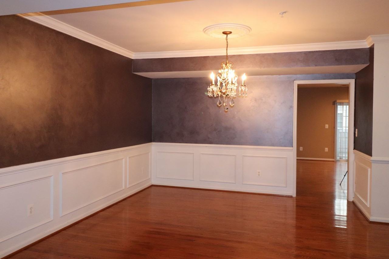 4635 Battenburg Ln - Photo 3 of 20