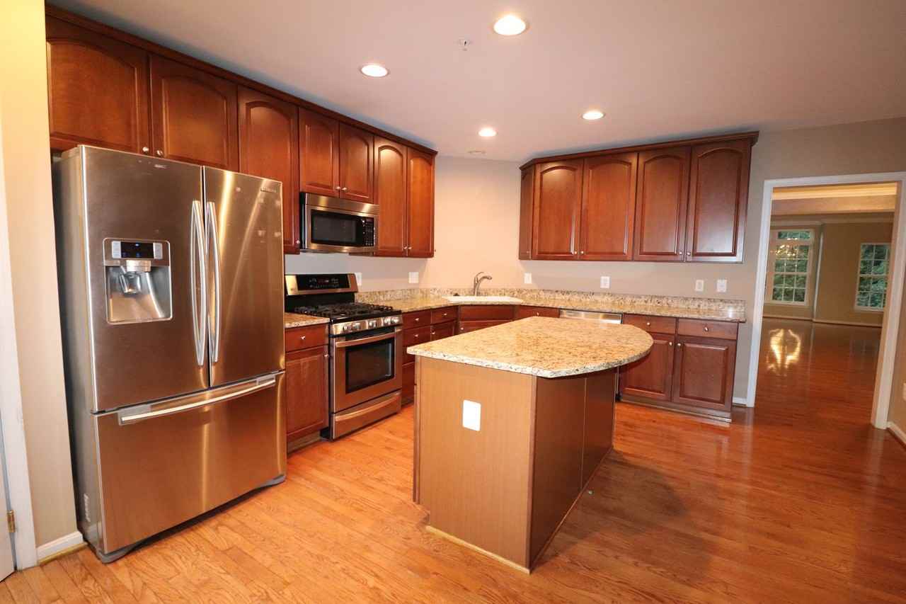 4635 Battenburg Ln - Photo 4 of 20