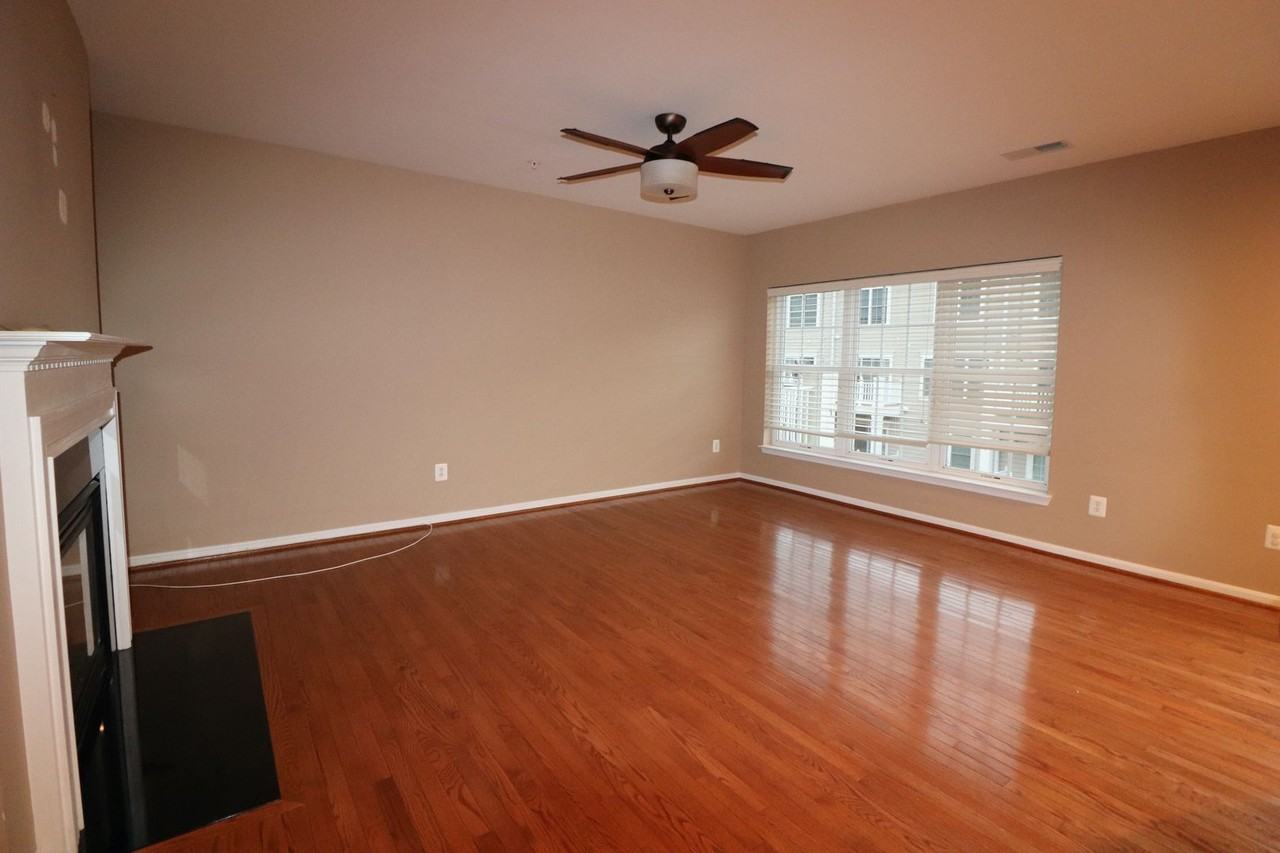 4635 Battenburg Ln - Photo 5 of 20