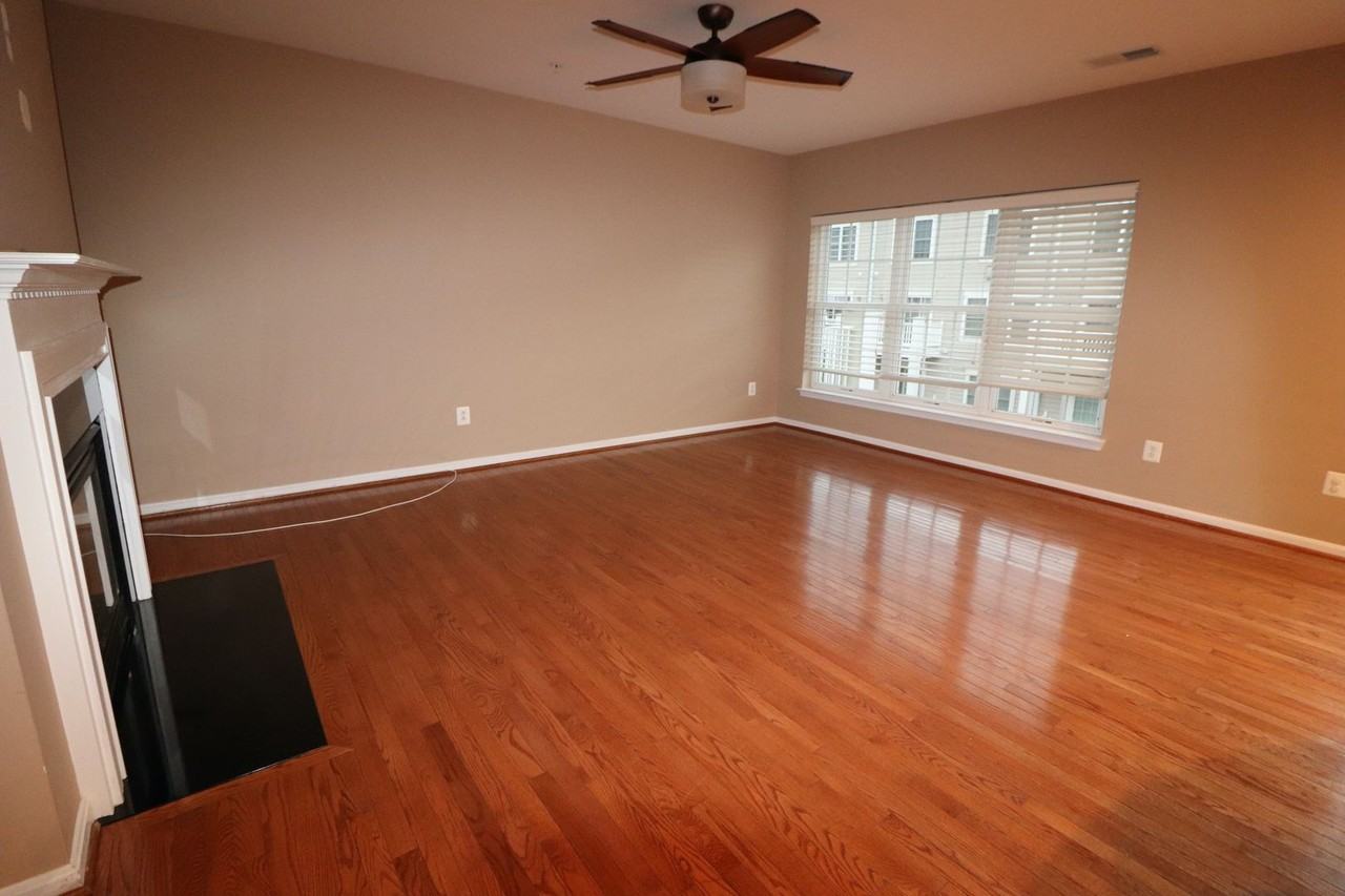 4635 Battenburg Ln - Photo 7 of 20