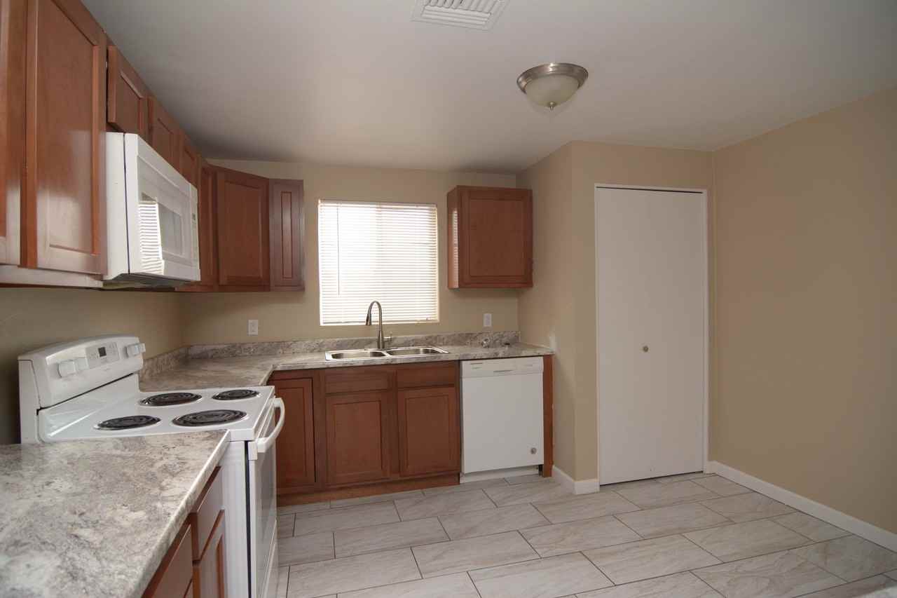 2761 N Haskell Dr - Photo 5 of 14