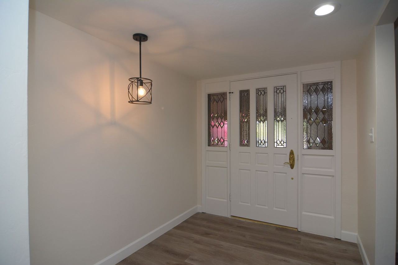 6700 N Columbus Blvd - Photo 6 of 37