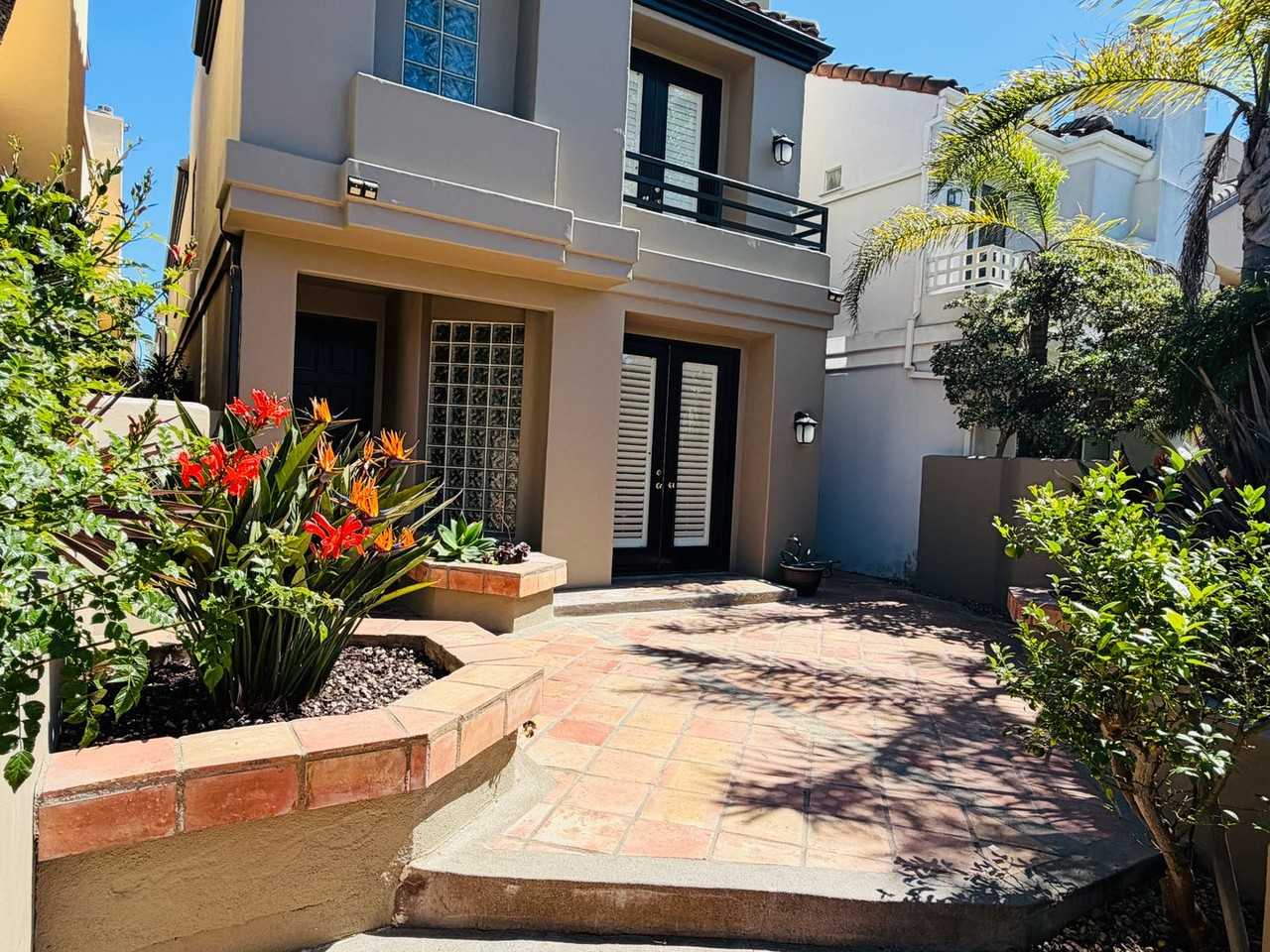 606 22nd St - Photo 2 of 46