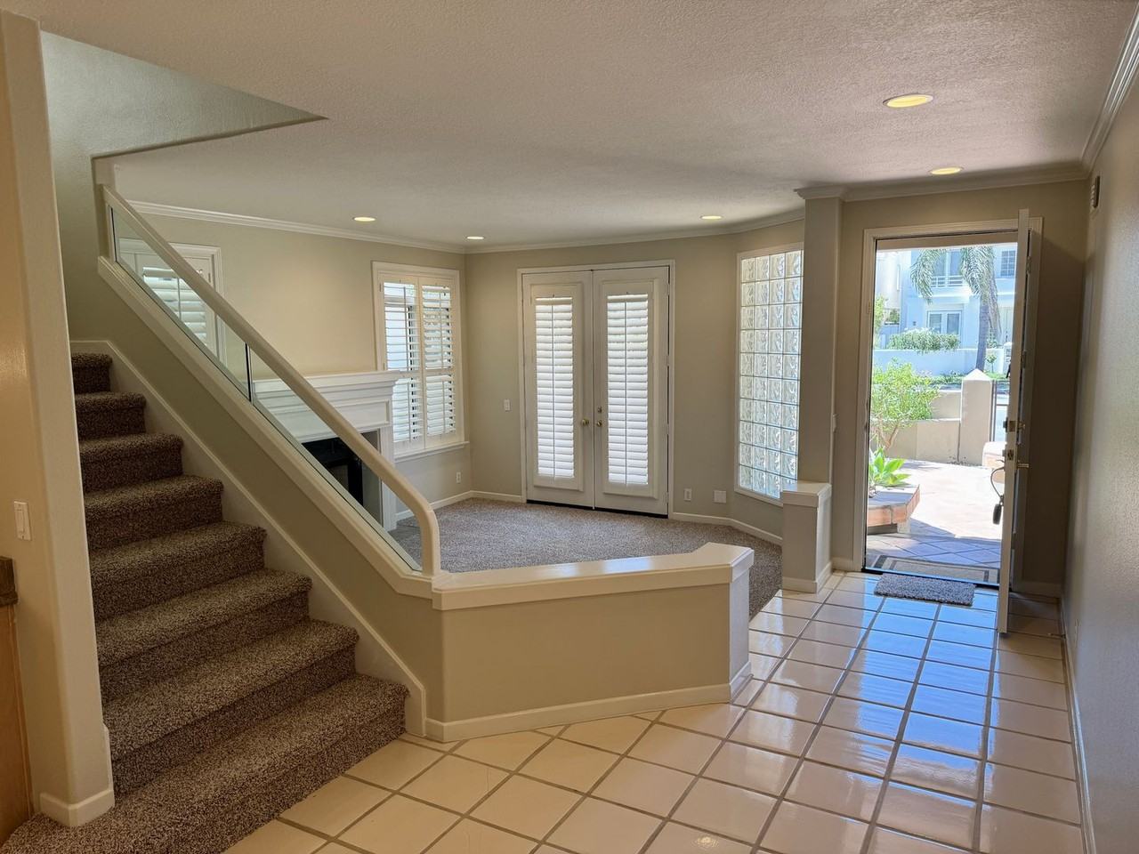 606 22nd St - Photo 5 of 46