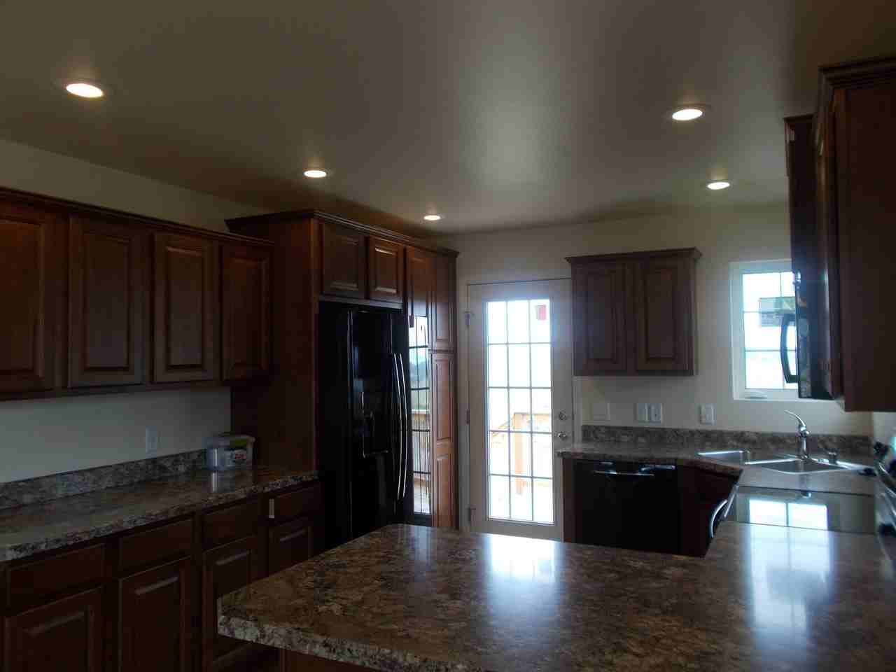 1101 Vera Cruz Cir - Photo 3 of 13