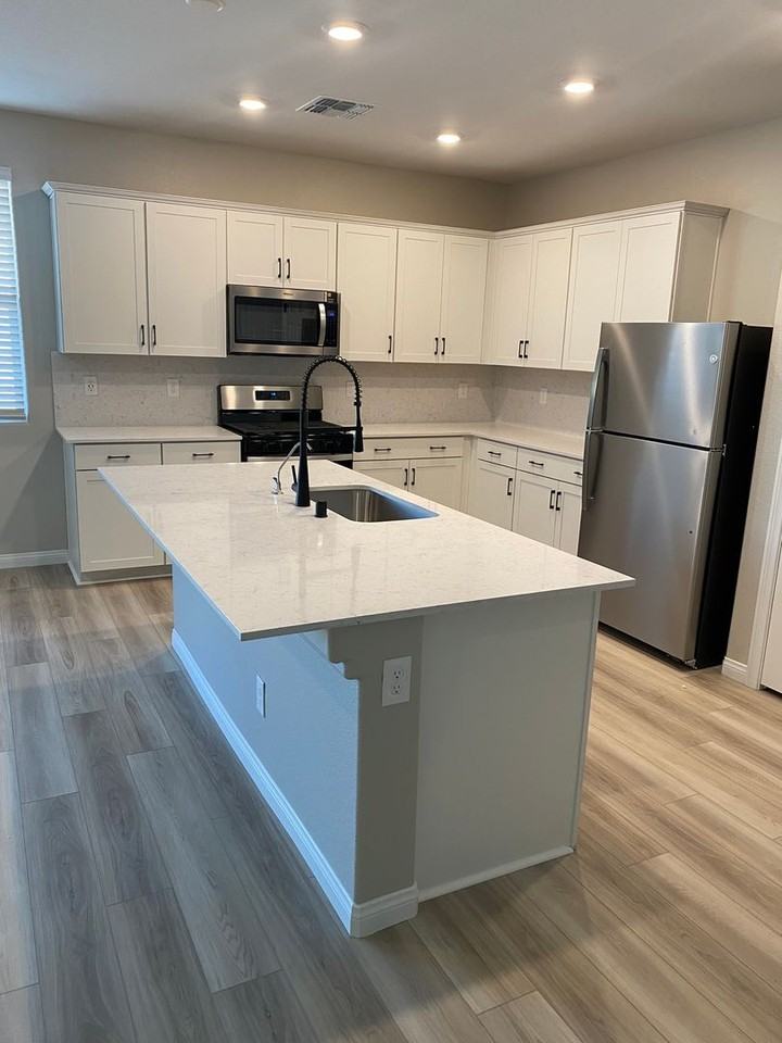 5662 Tinar St - Photo 2 of 45