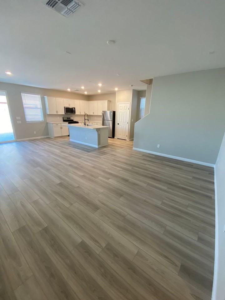 5662 Tinar St - Photo 4 of 45