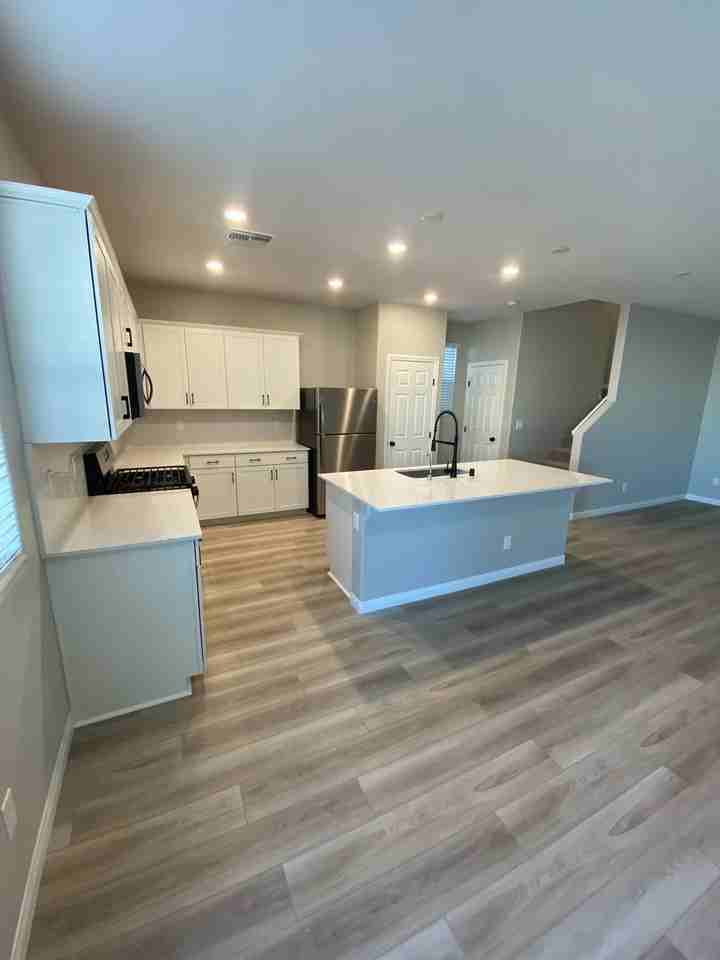 5662 Tinar St - Photo 6 of 45