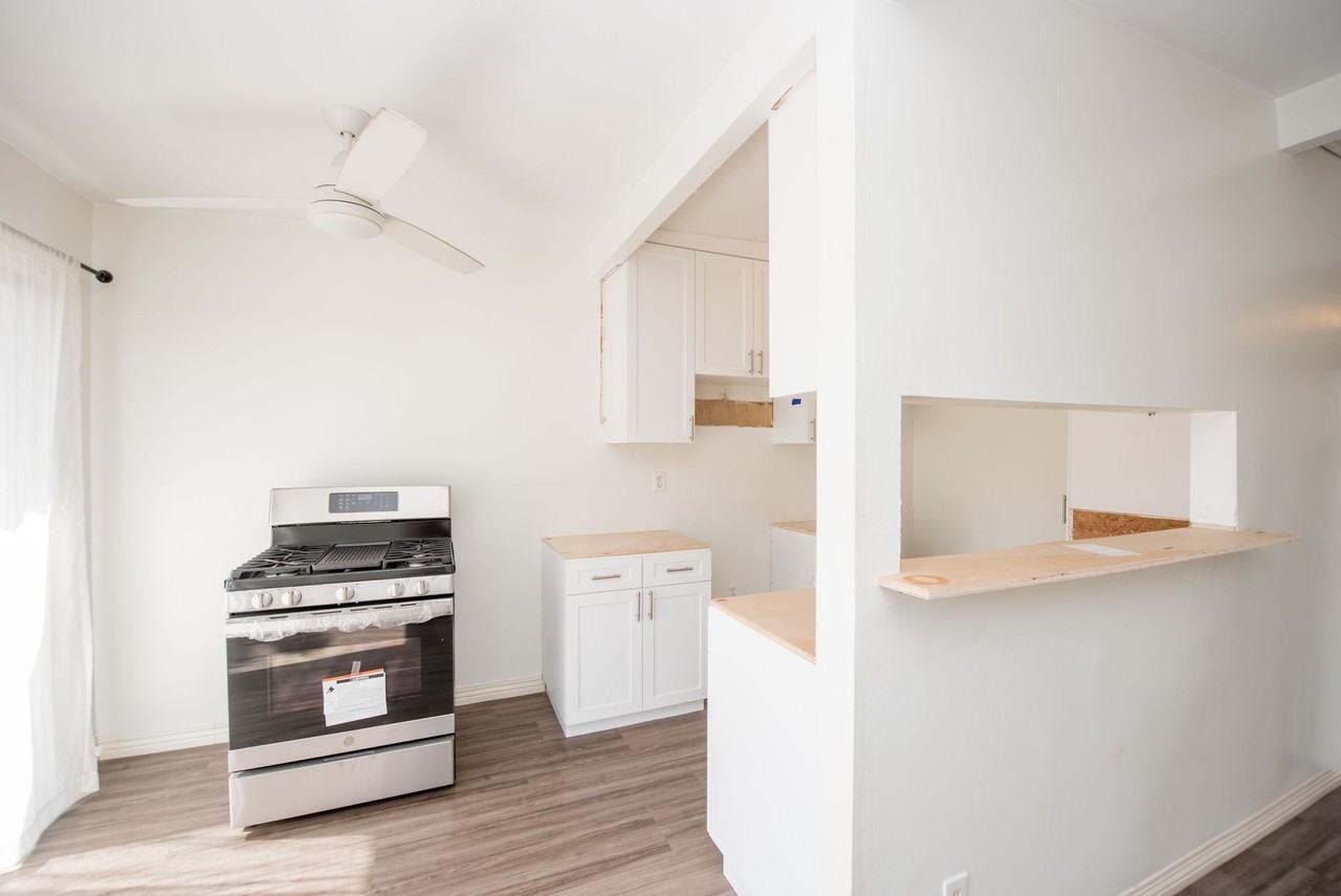 CALIFORNIA/LINCOLN - Photo 7 of 14