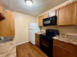 featured image of 1010 N Walnut St