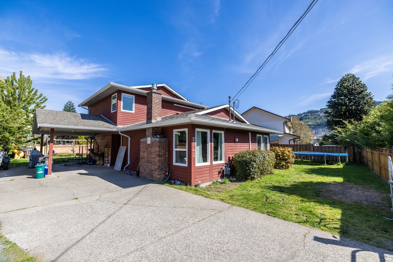 2743 Lakehurst Dr #1 - Photo 2 of 18