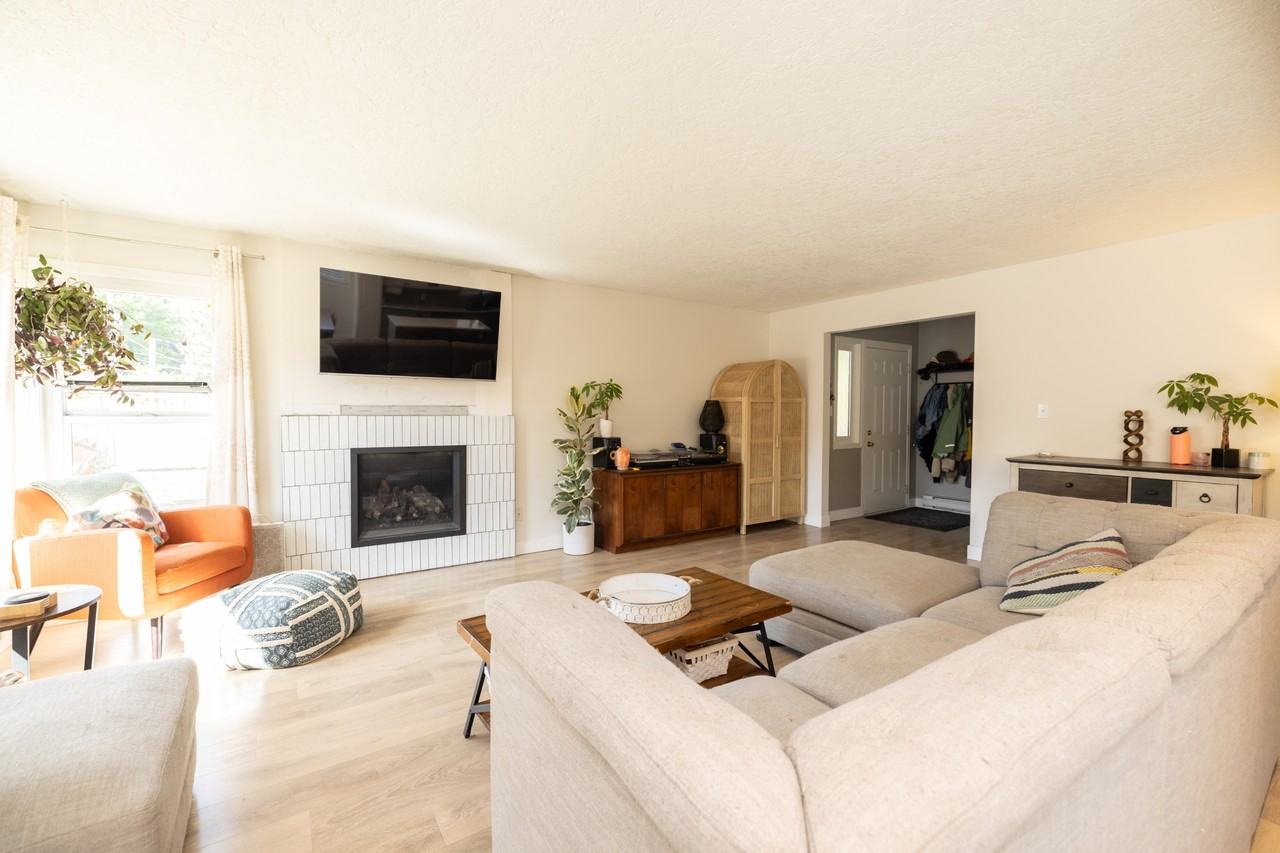 2743 Lakehurst Dr #1 - Photo 6 of 18