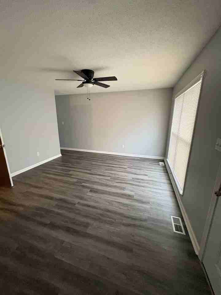 1019 Arrowhead Rdg - Photo 2 of 11