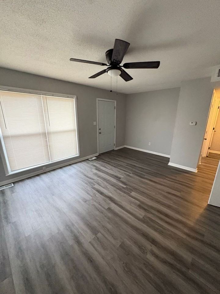 1019 Arrowhead Rdg - Photo 3 of 11