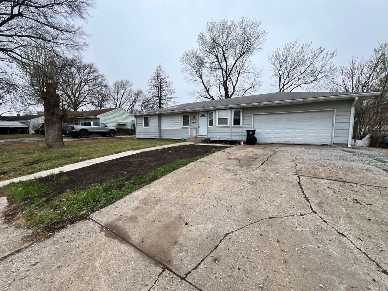 5208 Harvard Ave - Photo 2 of 13