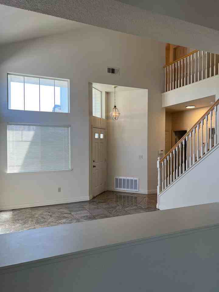 5864 Murrell St - Photo 4 of 26