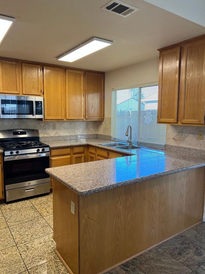 5864 Murrell St - Photo 7 of 26