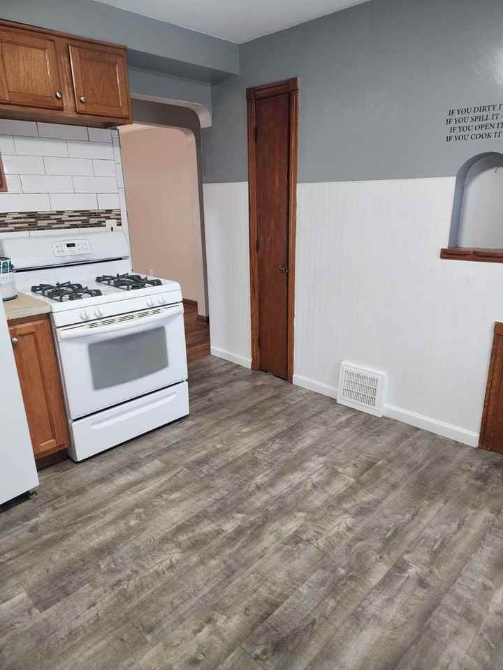 10806 Wadsworth Ave - Photo 6 of 16