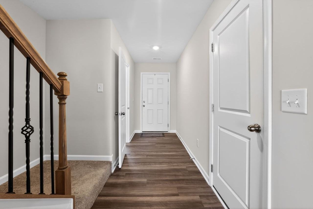 1406 Cattleman Acres Dr - Photo 5 of 32