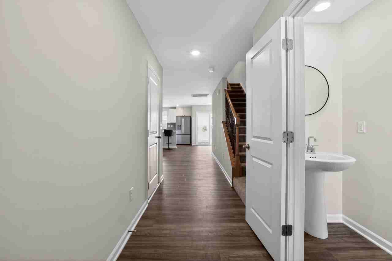 1406 Cattleman Acres Dr - Photo 6 of 32