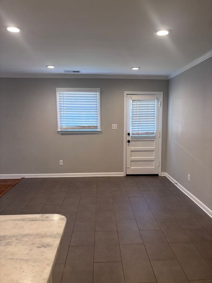 3172 Joffre Ave - Photo 5 of 16