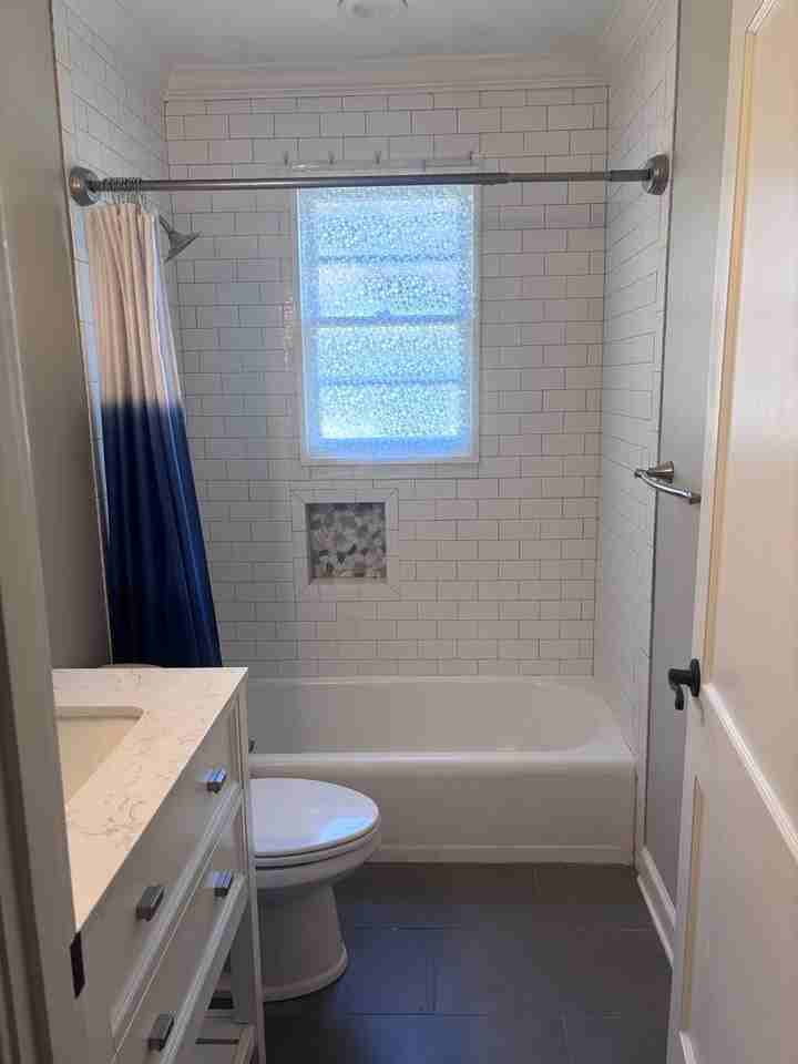 3172 Joffre Ave - Photo 6 of 16