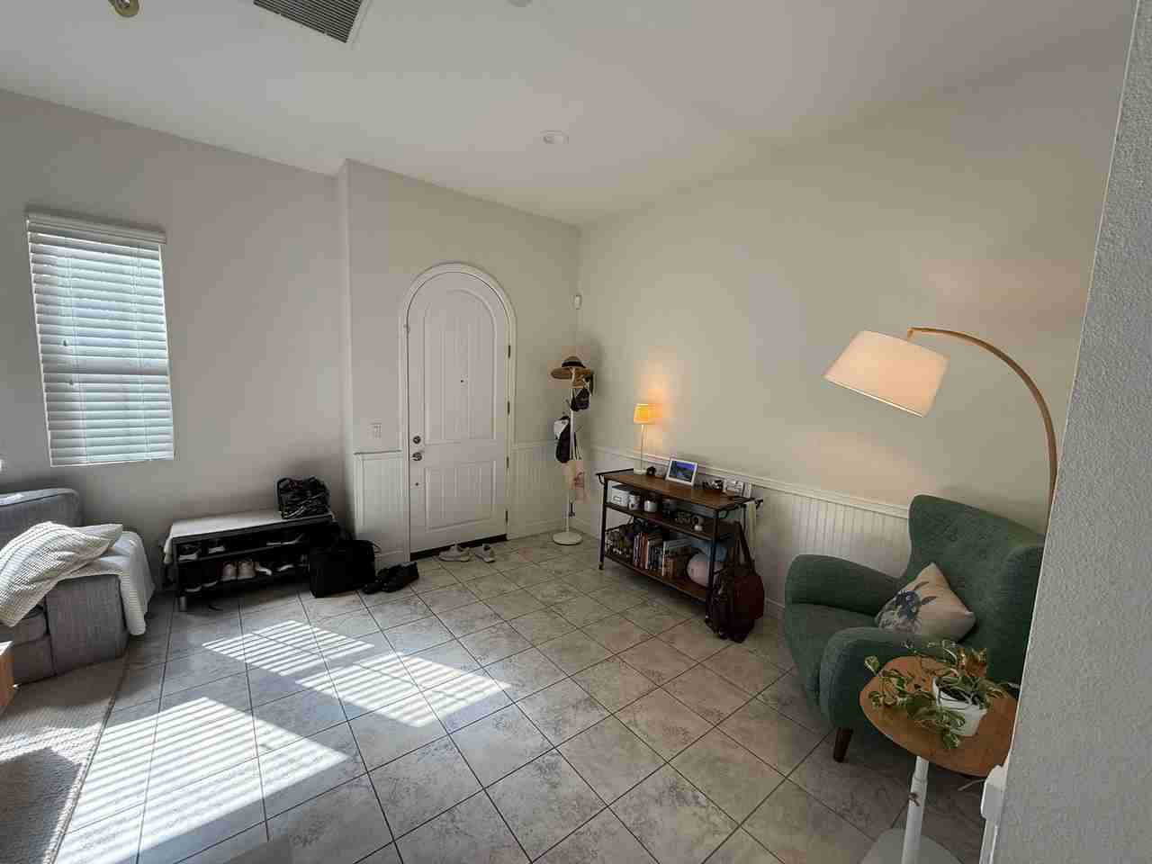 909 Brown St - Photo 3 of 15