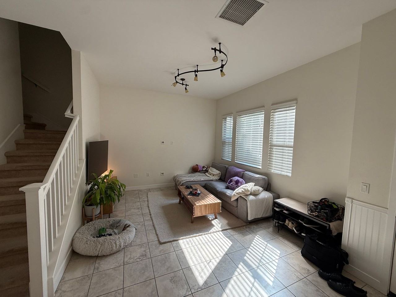 909 Brown St - Photo 4 of 15