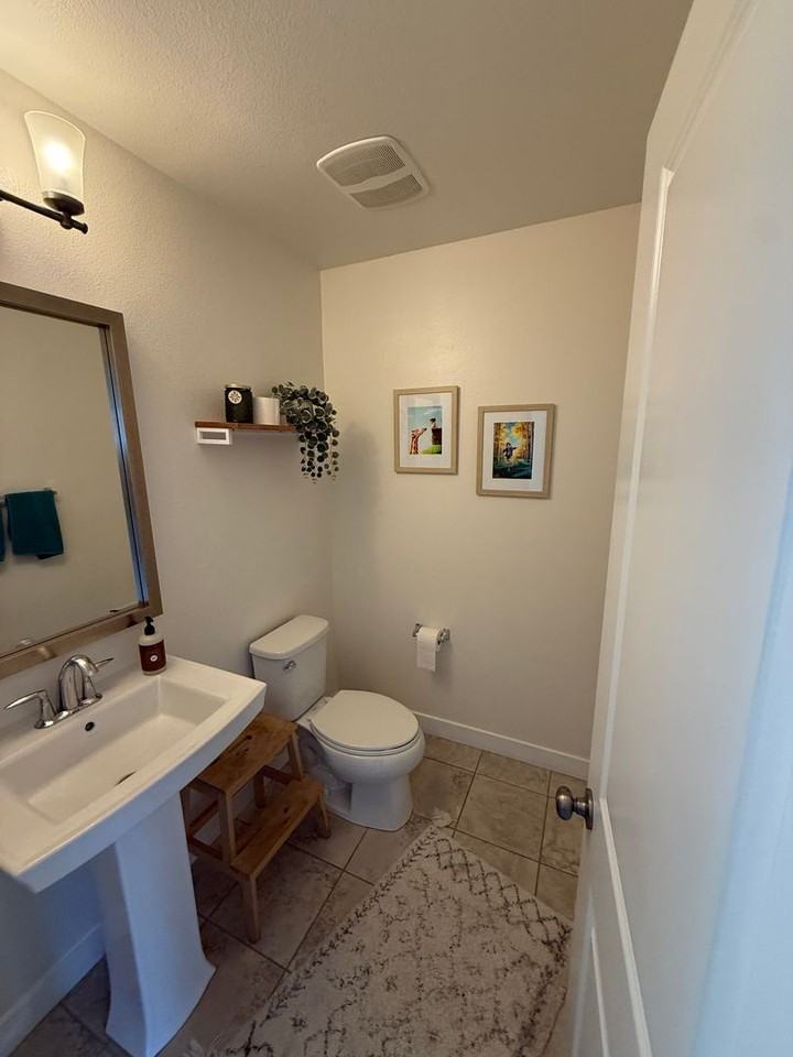 909 Brown St - Photo 5 of 15