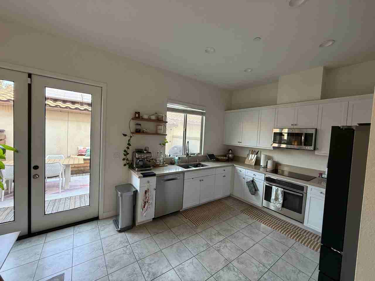 909 Brown St - Photo 6 of 15