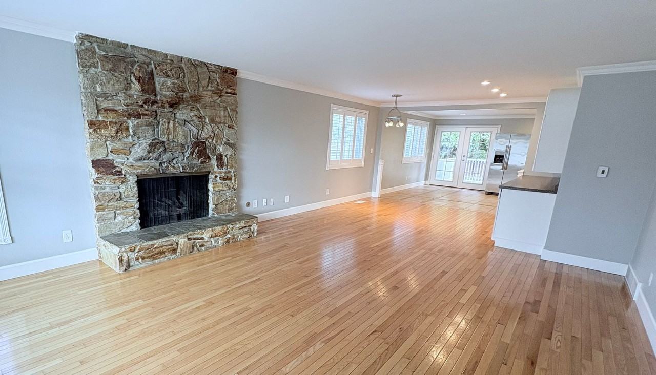 3046 Nw 73rd St - Photo 3 of 31