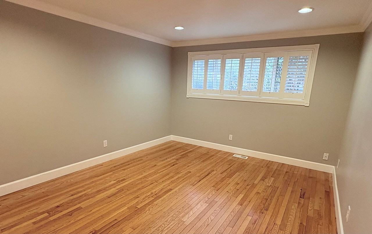 3046 Nw 73rd St - Photo 4 of 31