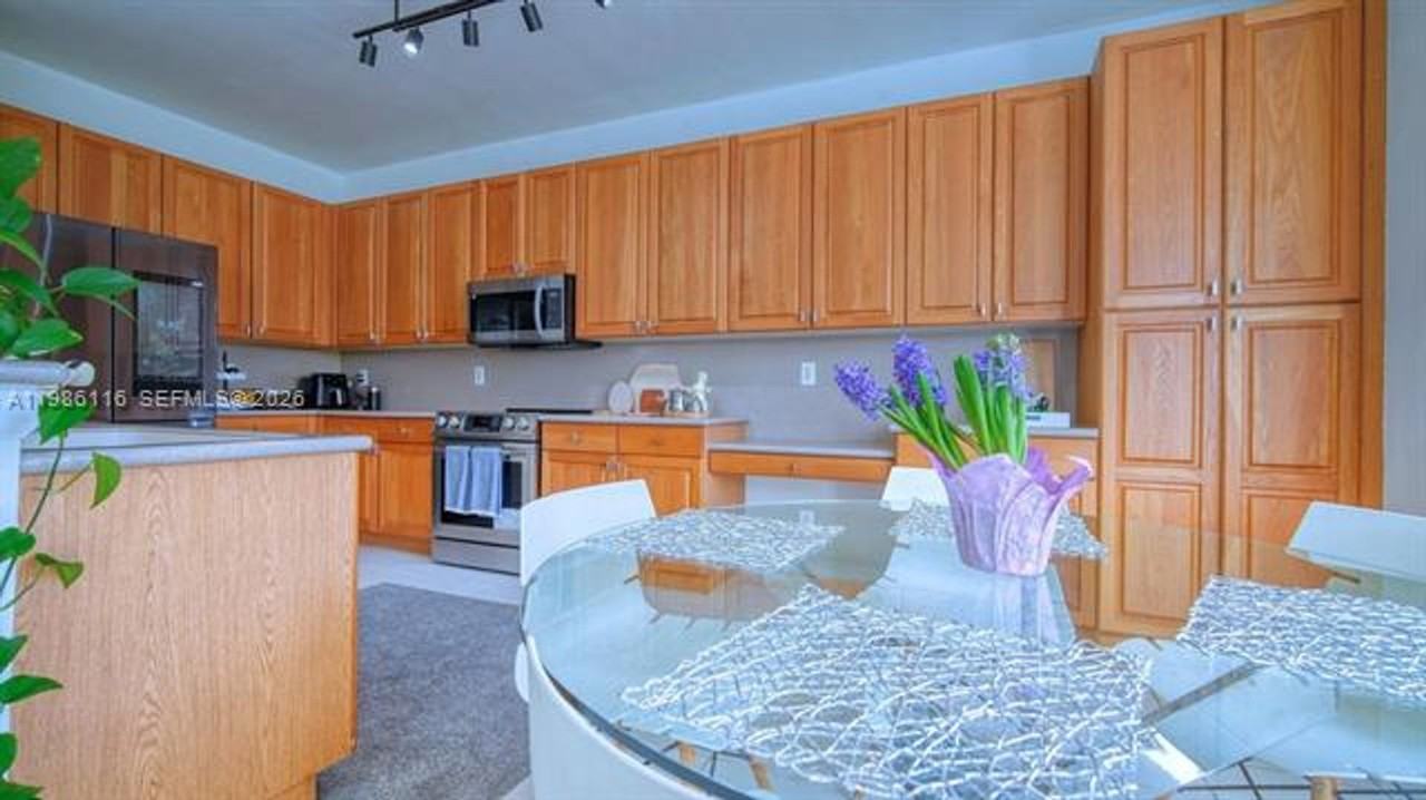 16388 Sw 28th St #16388 - Photo 7 of 18