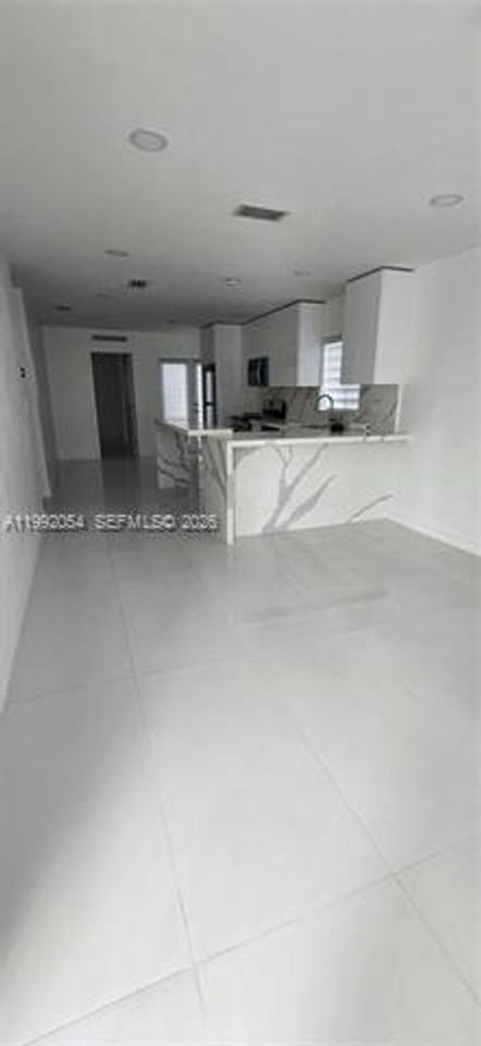 1284 W 38th Pl #2 - Photo 4 of 25