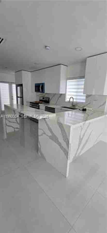 1284 W 38th Pl #2 - Photo 7 of 25