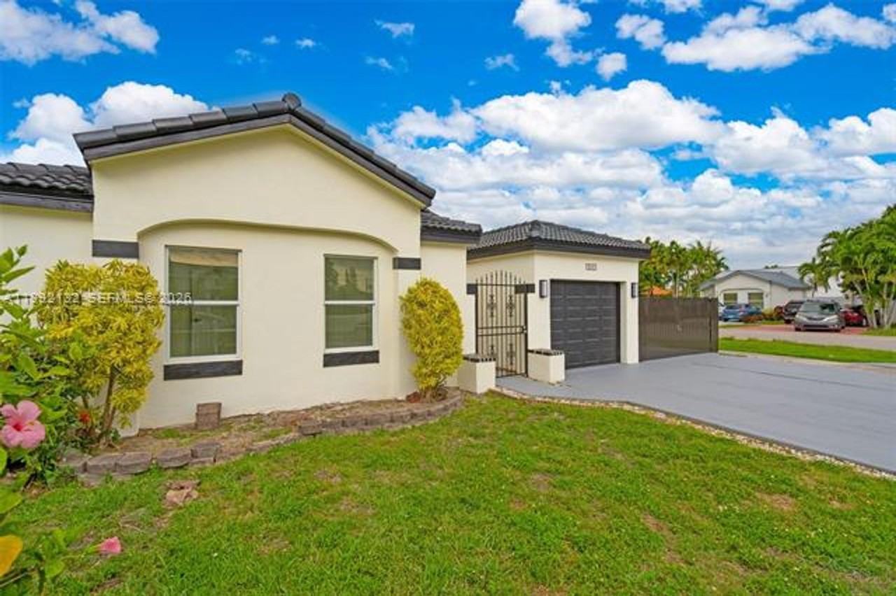 803 Nw 133rd Ct #803 - Photo 3 of 42