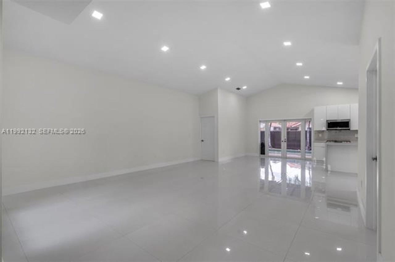 803 Nw 133rd Ct #803 - Photo 5 of 42