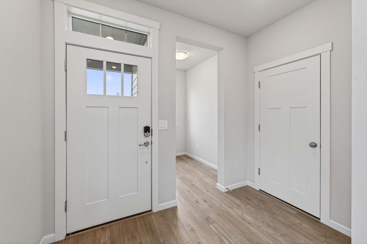 6439 N 87th Ct - Photo 4 of 50