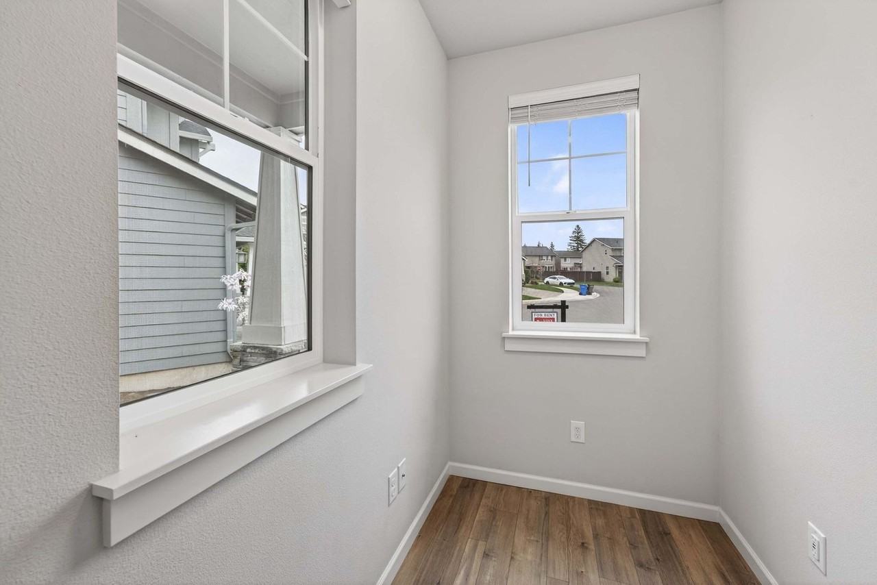 6439 N 87th Ct - Photo 5 of 50