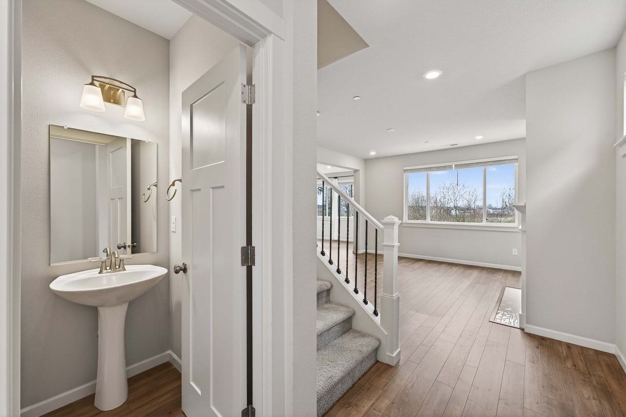 6439 N 87th Ct - Photo 7 of 50