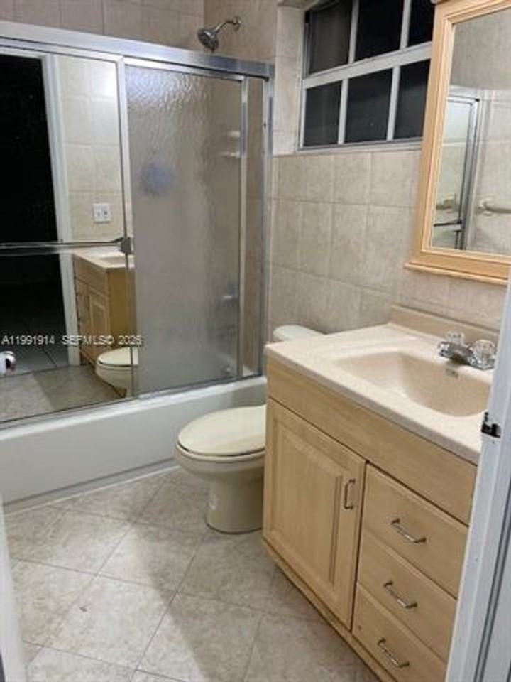 5580 Nw 3rd St #5580 - Photo 6 of 11