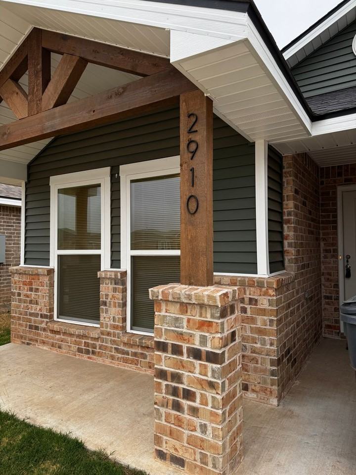 2910 Haystack Way - Photo 2 of 18