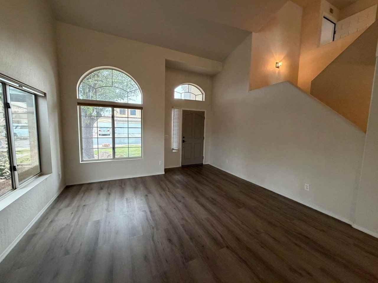 902 S Surfside Dr - Photo 6 of 39