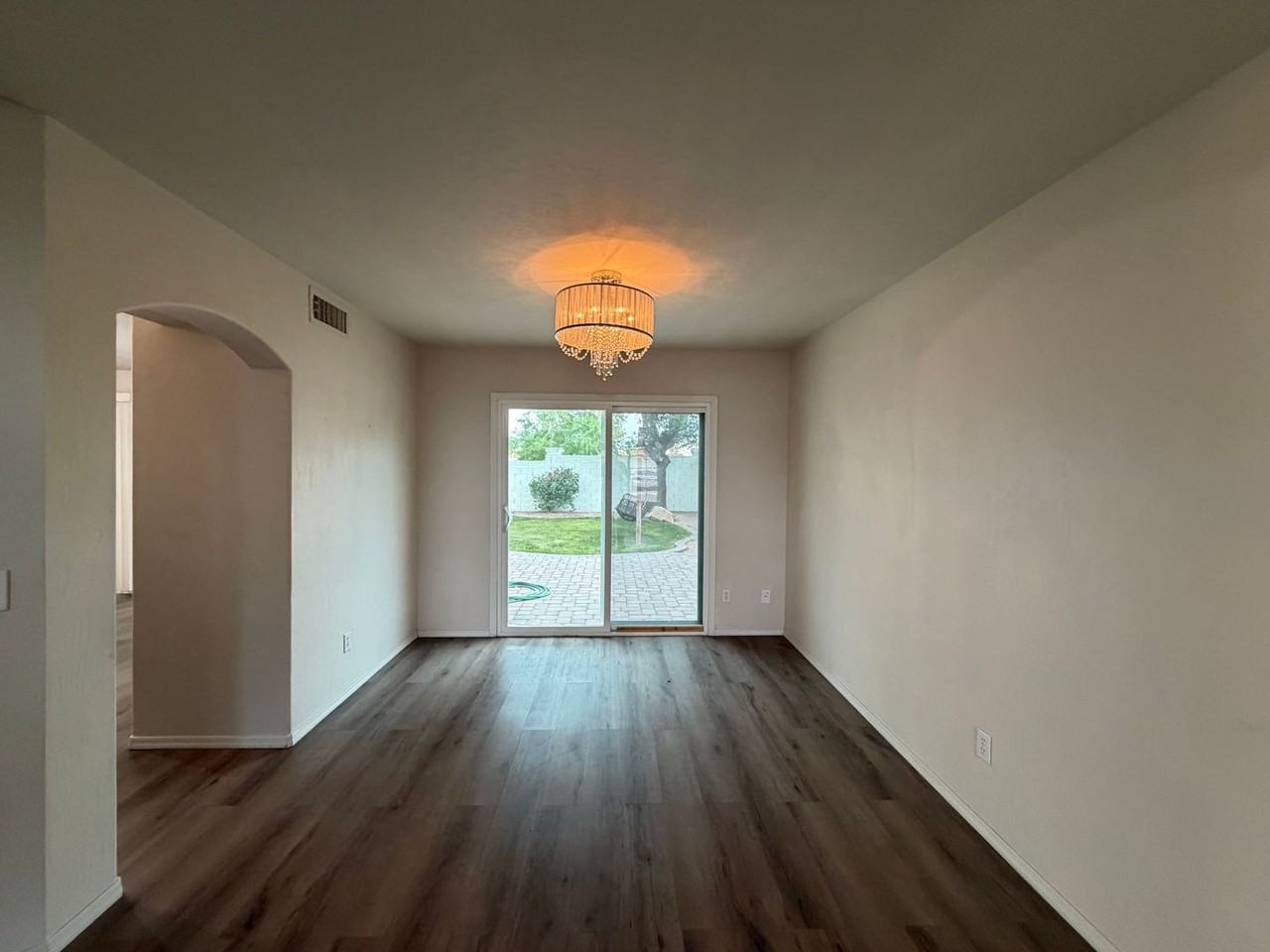 902 S Surfside Dr - Photo 7 of 39