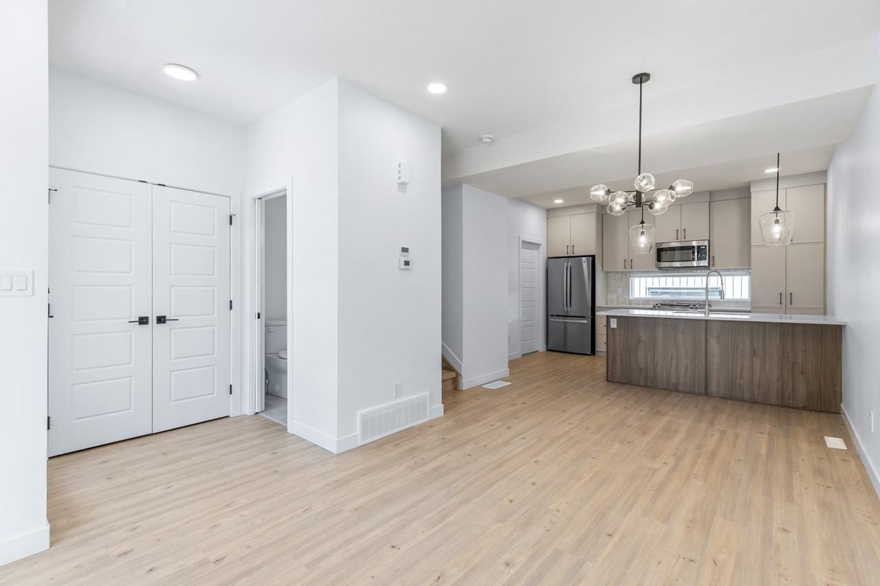 8554 - 83 Ave Northwest - MAIN 6 - Photo 5 of 30