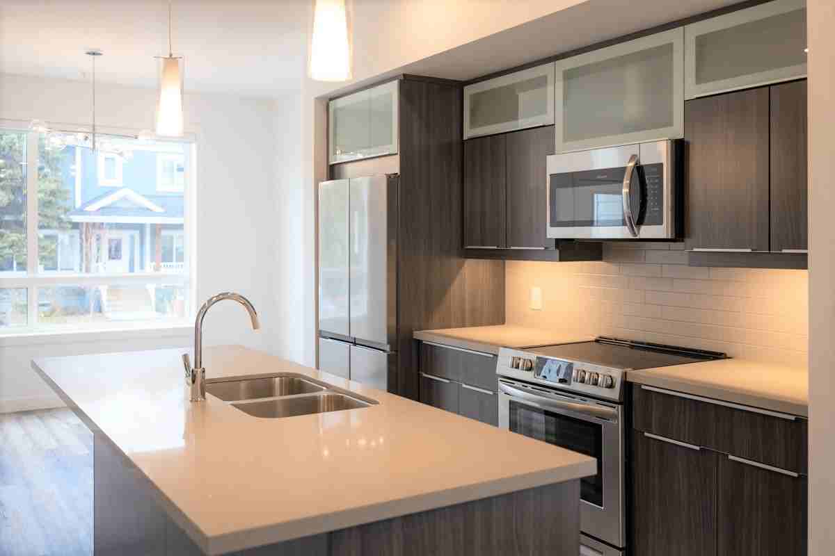 15012 94 Ave Nw - Photo 3 of 27