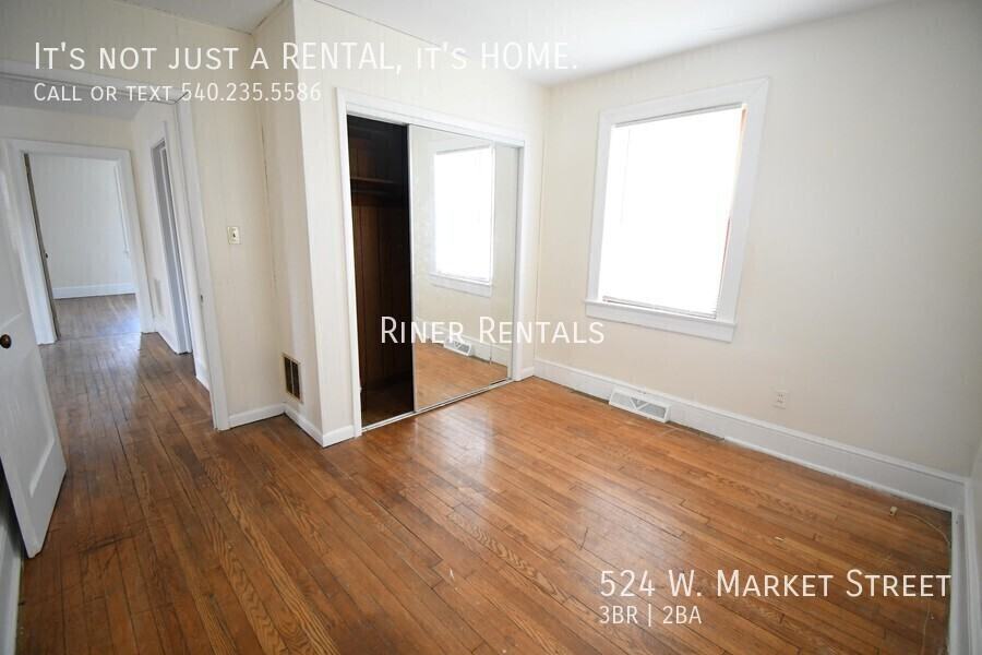 524 W Market St - Photo 4 of 15