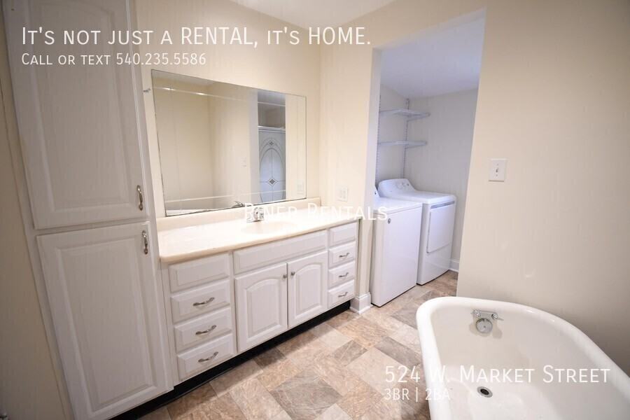 524 W Market St - Photo 5 of 15