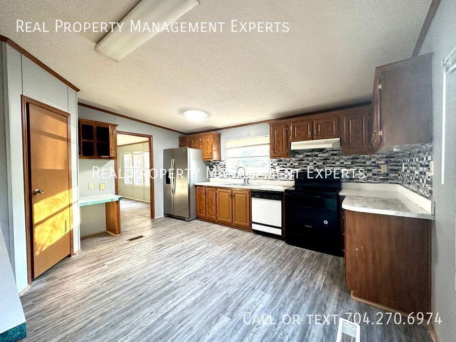 5268 Montana Cir Nw - Photo 4 of 19